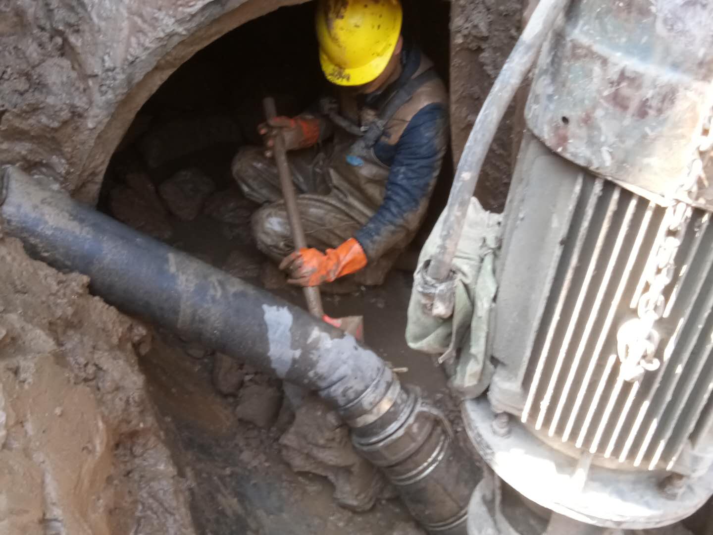 翁牛特管道清淤